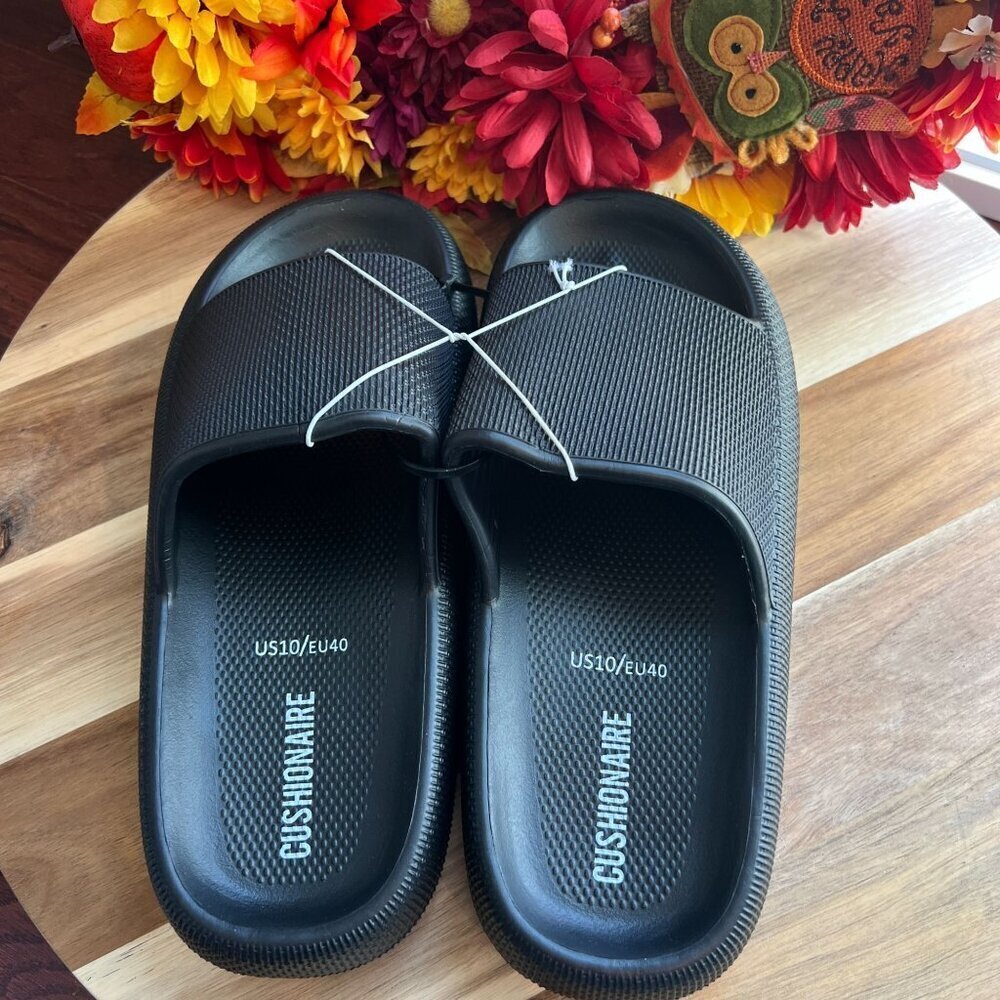 Cushionaire Mens Feather Cloud Pillow Slide Sandal Sz 10US in Black